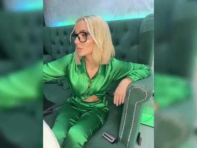 DarinaUK on BongaCams 