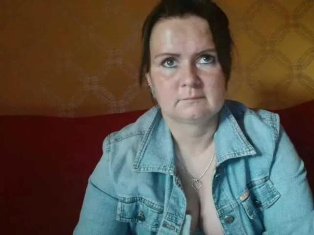 DoreenAlone on BongaCams 