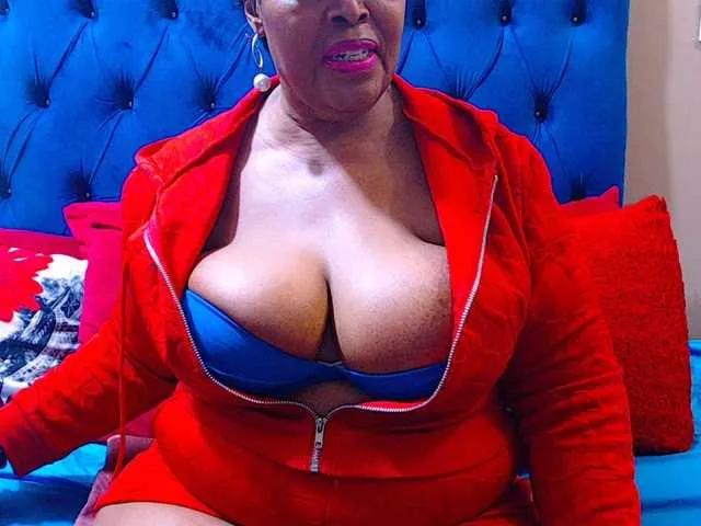 Ebonycandy10 on BongaCams 