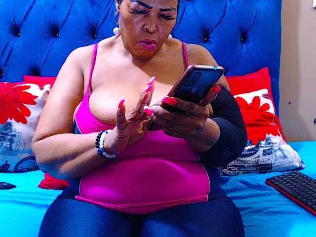 Ebonycandy10 on BongaCams 