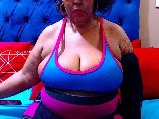 Ebonycandy10 on BongaCams 