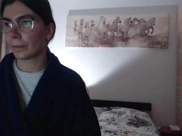 Elinor21 on BongaCams 