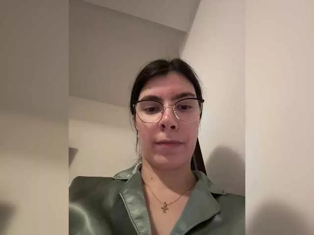 Elinor21 on BongaCams 