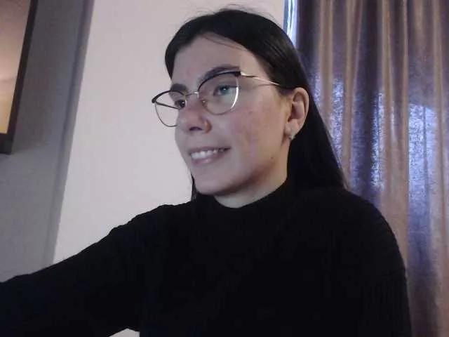 Elinor21 on BongaCams 