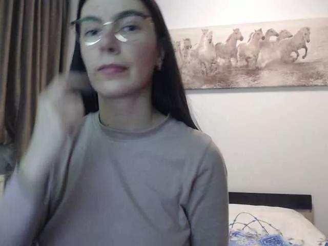 Elinor21 on BongaCams 