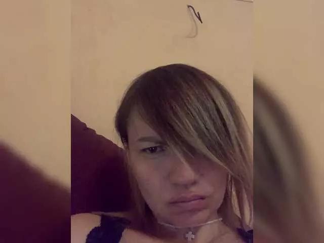 Ella-Pearlie on BongaCams 