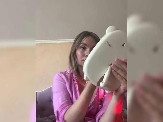 Ella-Pearlie on BongaCams 
