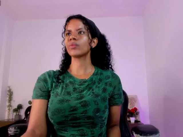 Ellie-Alves on BongaCams 