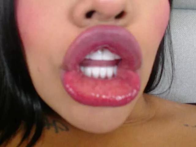 emilybronte on BongaCams 