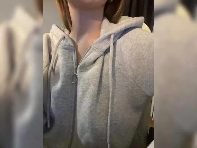 emisun on BongaCams 