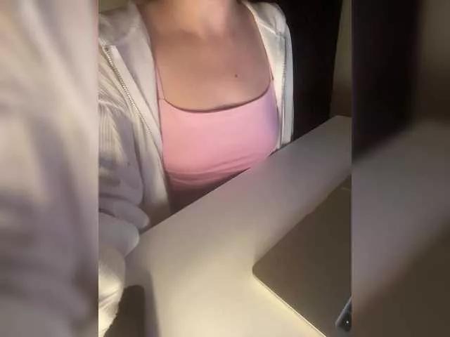 emisun on BongaCams 