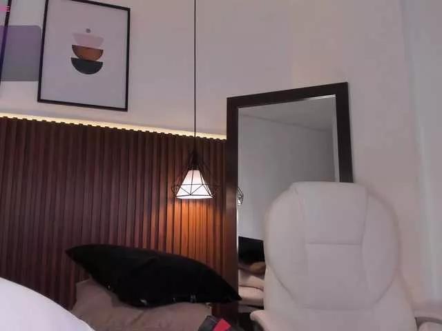 Emma-white on BongaCams 