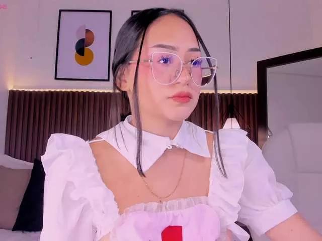 Emma-white on BongaCams 