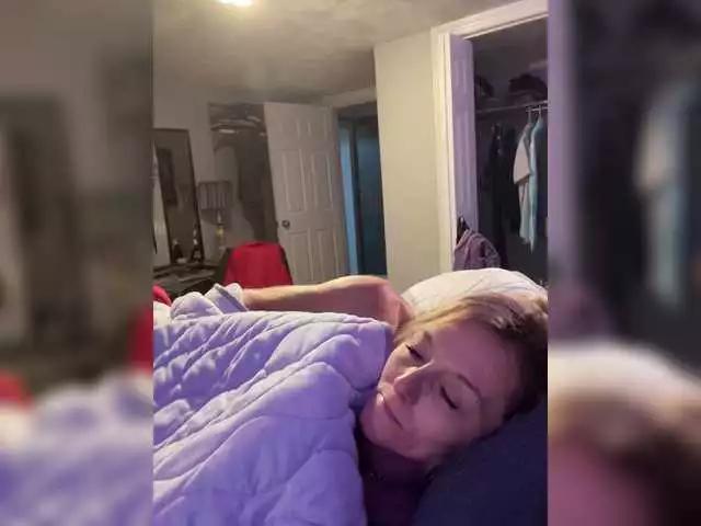 Esagee on BongaCams 
