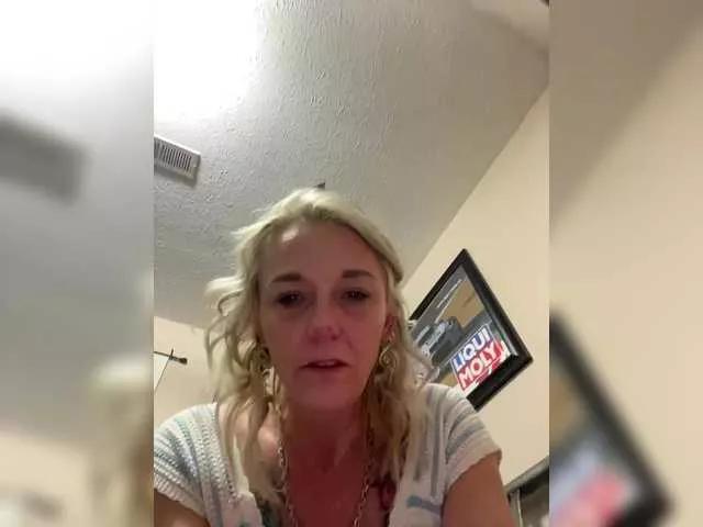 Esagee on BongaCams 