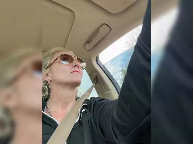 Esagee on BongaCams 