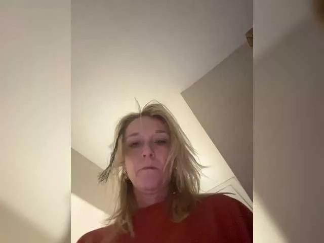 Esagee on BongaCams 