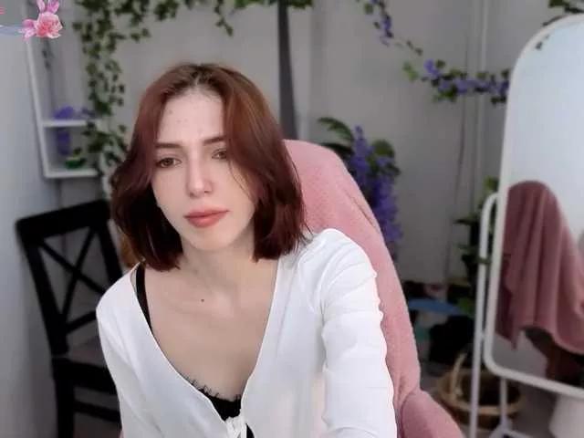 EsiShine on BongaCams 