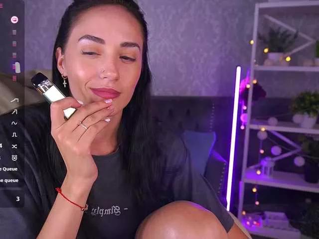 EviLune on BongaCams
