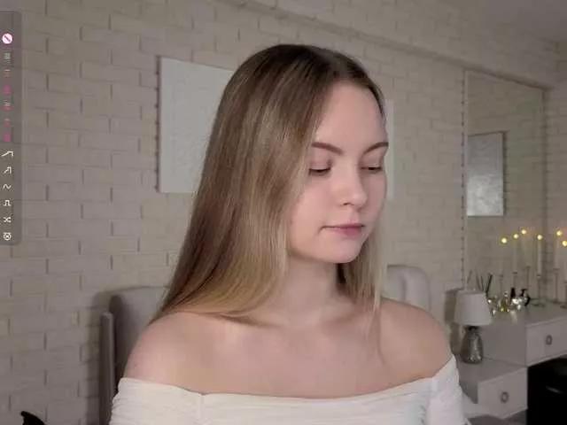 Fl0wersLover on BongaCams 