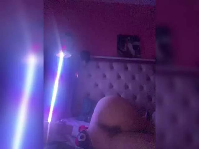 Floria-Vottega on BongaCams 