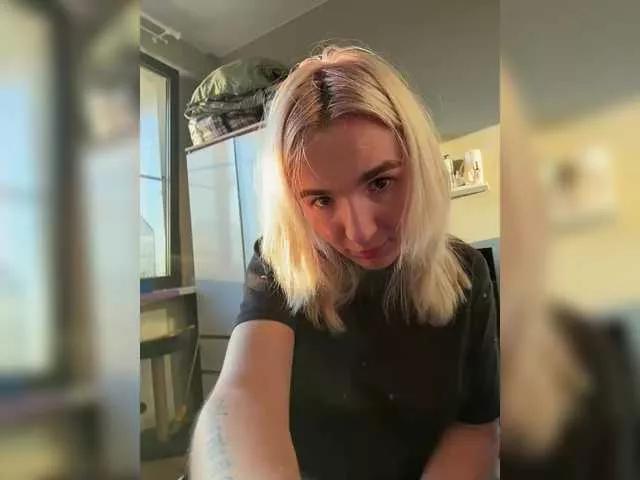 Foxy27 on BongaCams 