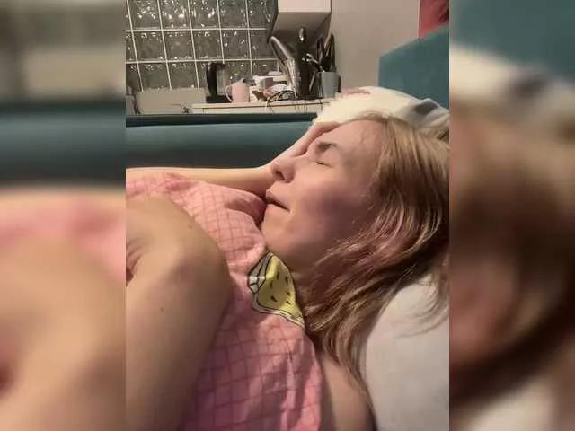 Foxy27 on BongaCams 