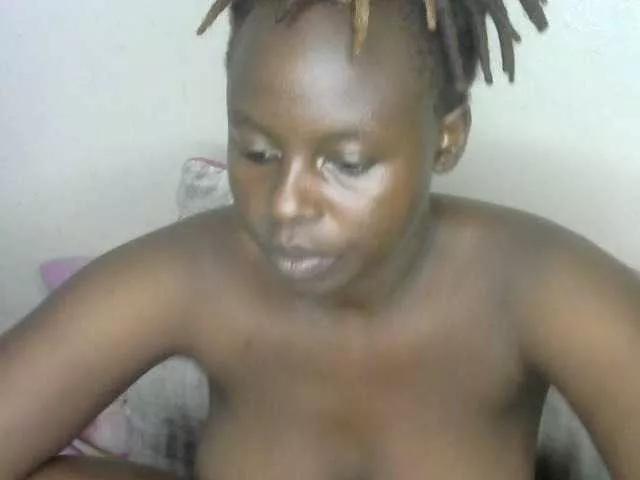 freakcurvy8 on BongaCams 