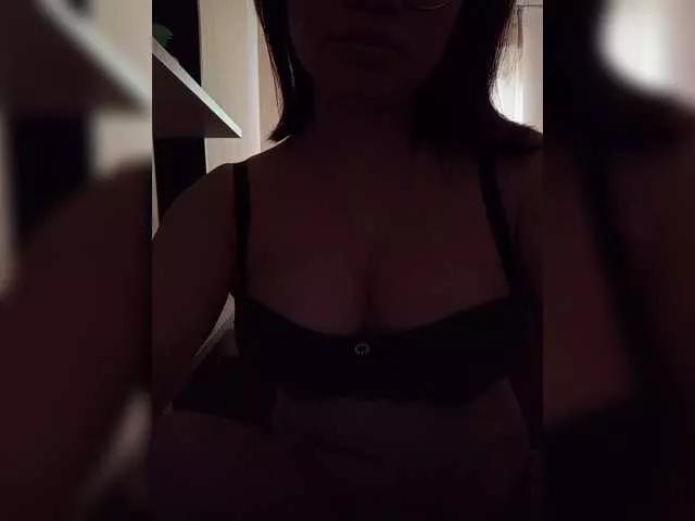 Gjjddj on BongaCams 