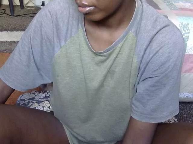 Freechat Gladwell on BongaCams