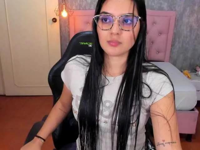 Offline Hadley- on BongaCams