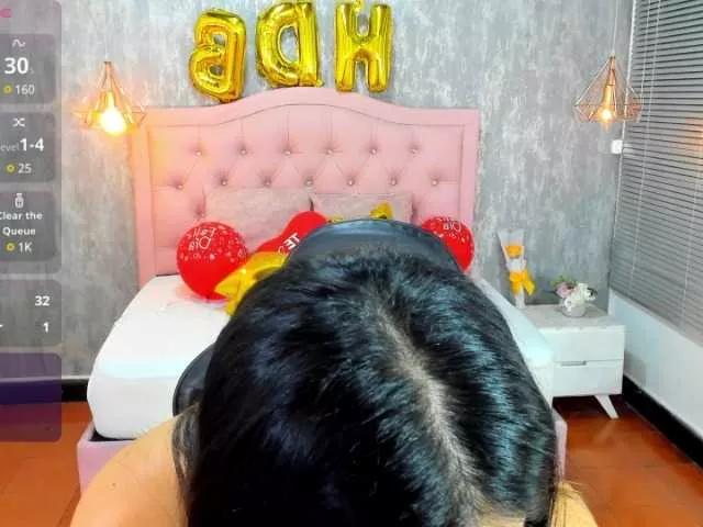 Offline Hadley- on BongaCams