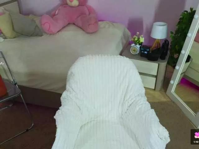 HayleFireHot on BongaCams 