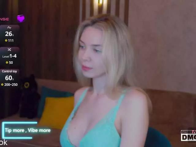 Hollywww on BongaCams 