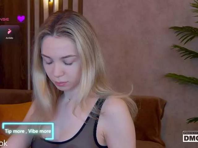 Hollywww on BongaCams 