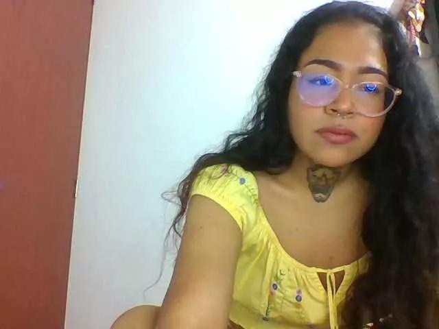 Honeybluee on BongaCams 