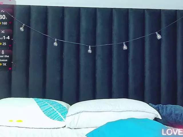 horny18girl on BongaCams 