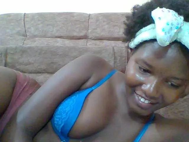 Hornyqueen4 on BongaCams 