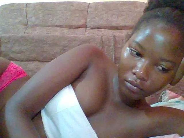 Hornyqueen4 on BongaCams 