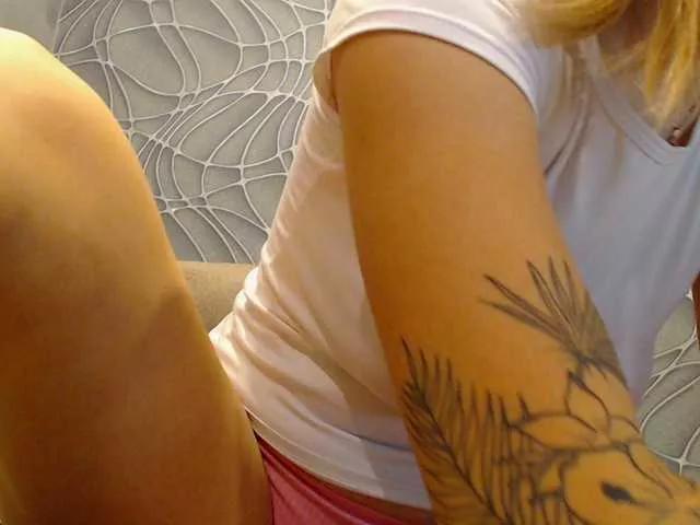 Hotbaby23 on BongaCams 