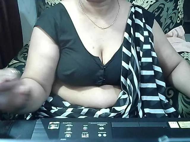 Discover sweet performer Indianbhabhimilf40 Indianbhabhimilf40 from BongaCams