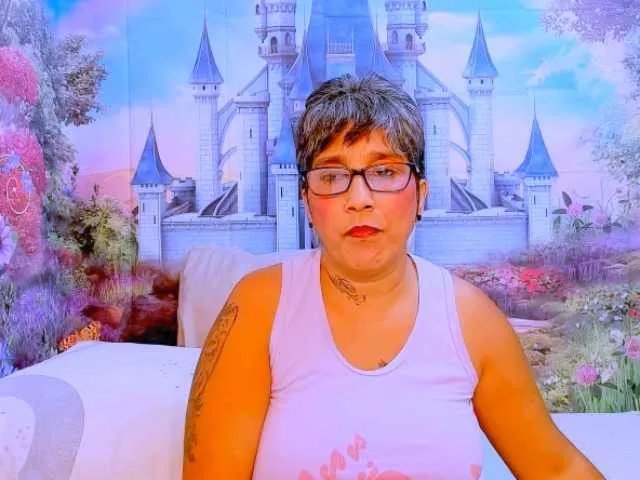 Freechat indianroxy on BongaCams