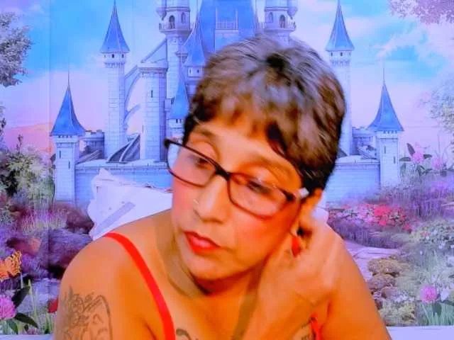 Freechat indianroxy on BongaCams