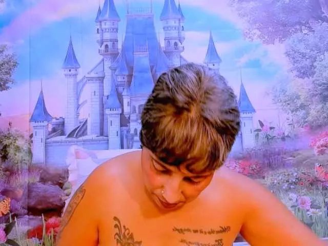 Freechat indianroxy on BongaCams