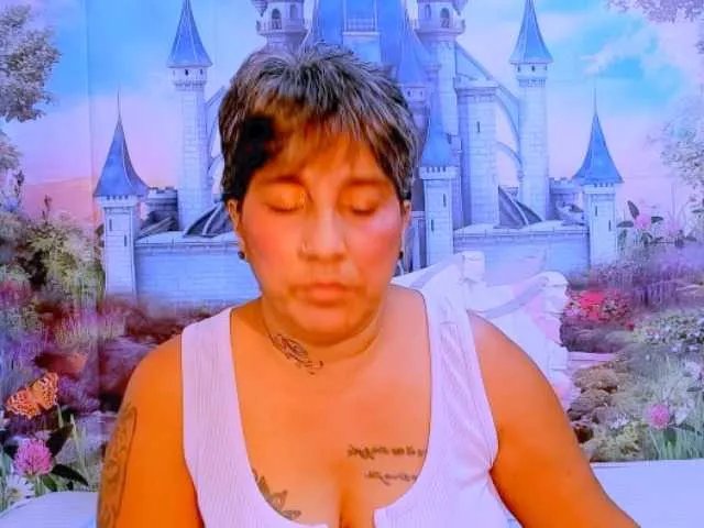 Freechat indianroxy on BongaCams