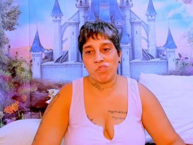 Freechat indianroxy on BongaCams