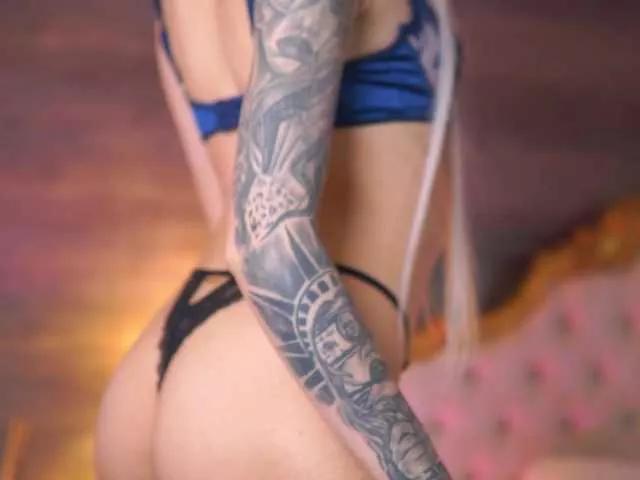 JuicyJessye on BongaCams 
