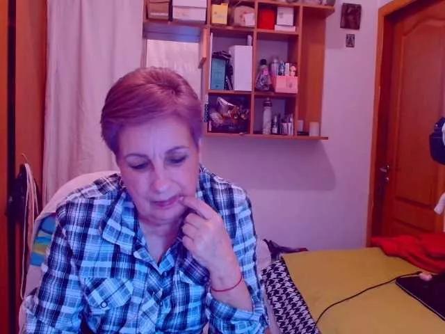 Kira9476 on BongaCams 
