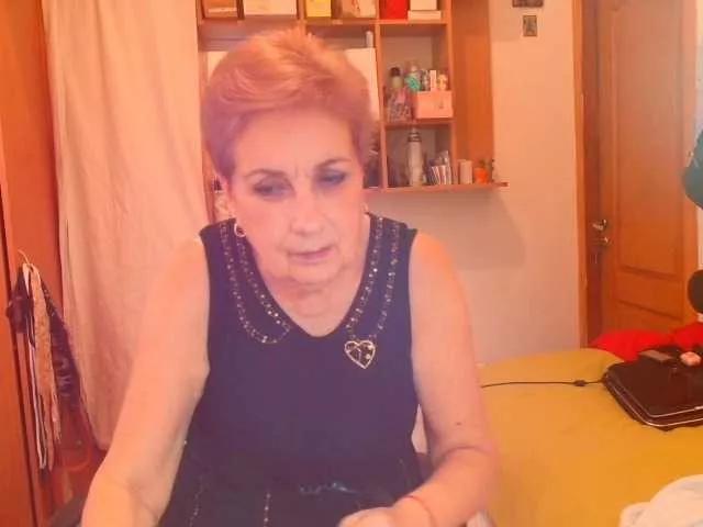 Kira9476 on BongaCams 
