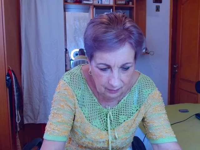Kira9476 on BongaCams 